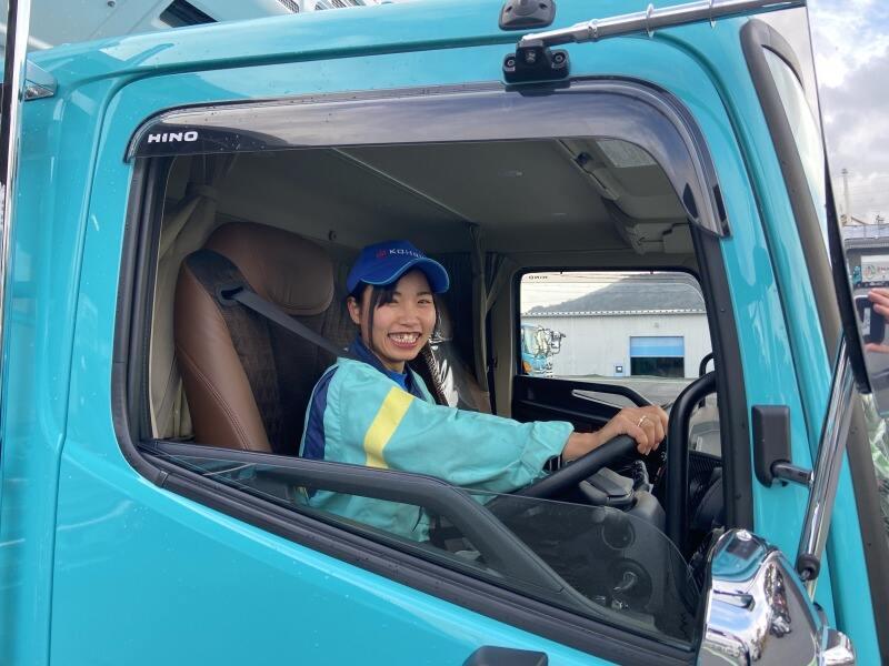 女性活躍中！4t車ドライバー/昼までのお仕事で力仕事ほぼナシ